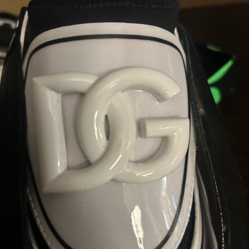 Size 42 men’s Dolce & Cabbana tennis shoes. - Picture 3 of 5